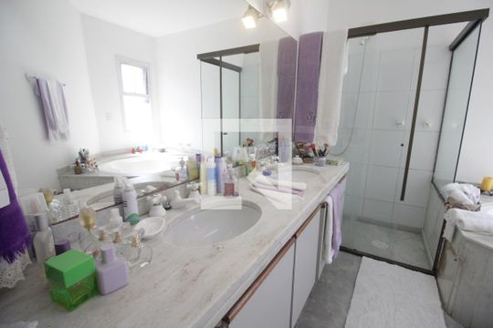 Pia de apartamento à venda com 3 quartos, 206m² em Vila Suzana, São Paulo