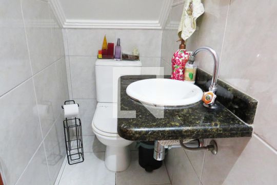 Lavabo de casa à venda com 3 quartos, 216m² em Vila Invernada, São Paulo