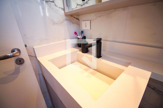 Banheiro  de apartamento à venda com 2 quartos, 65m² em Jardim São Paulo(zona Norte), São Paulo