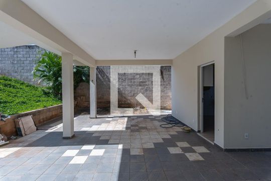 Garagem de casa à venda com 2 quartos, 150m² em Jardim Carlos Lourenço, Campinas