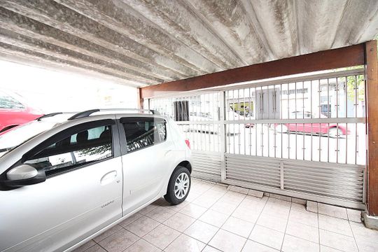 Garagem de casa à venda com 4 quartos, 208m² em Anchieta, São Bernardo do Campo