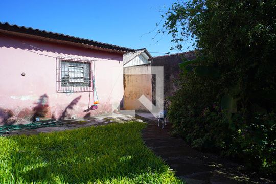 Pátio Fundos de casa à venda com 3 quartos, 143m² em Morro Santana, Porto Alegre