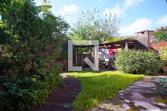 Pátio Fundos de casa à venda com 3 quartos, 143m² em Morro Santana, Porto Alegre