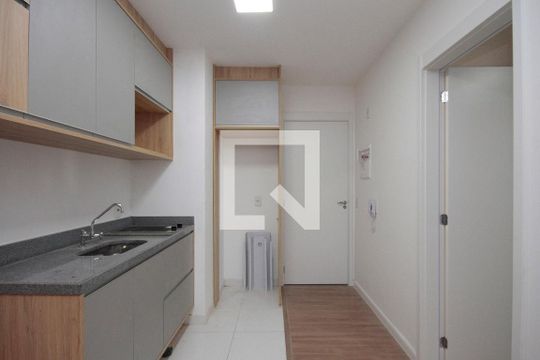 Cozinha de kitnet/studio para alugar com 1 quarto, 29m² em República, São Paulo