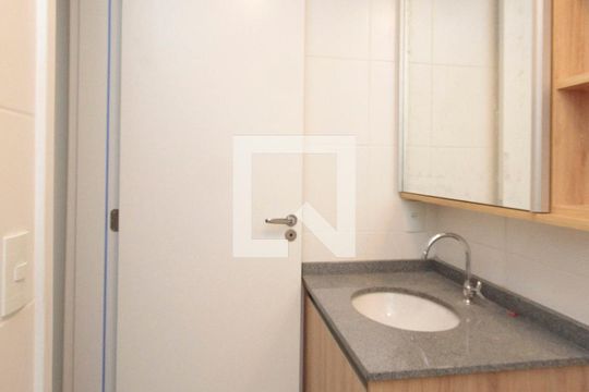 Banheiro da Suíte de kitnet/studio para alugar com 1 quarto, 29m² em República, São Paulo
