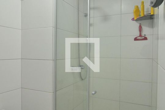 Banheiro de apartamento à venda com 2 quartos, 51m² em Centro, Canoas