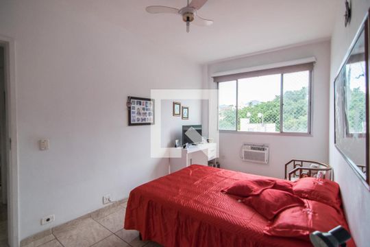 Quarto de apartamento à venda com 1 quarto, 62m² em Taquara, Rio de Janeiro