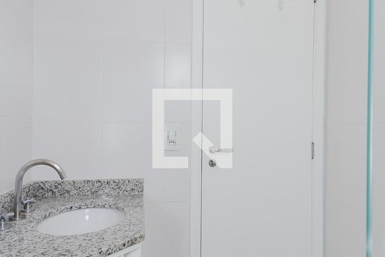 Banheiro da Suíte de apartamento para alugar com 2 quartos, 83m² em Jardim Flor da Montanha, Guarulhos
