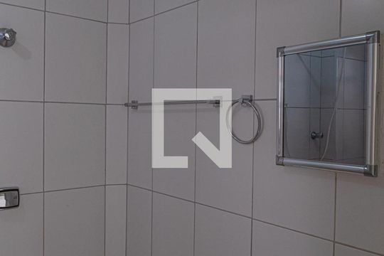 Banheiro de kitnet/studio para alugar com 1 quarto, 28m² em Vila Buarque, São Paulo