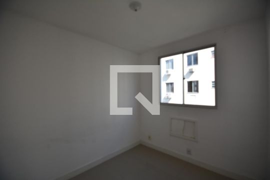 Quarto 1 de apartamento à venda com 2 quartos, 45m² em Parada de Lucas, Rio de Janeiro