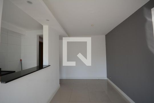 Sala de apartamento à venda com 2 quartos, 45m² em Parada de Lucas, Rio de Janeiro