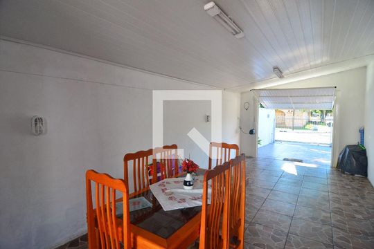 Garagem de casa à venda com 2 quartos, 95m² em Harmonia, Canoas