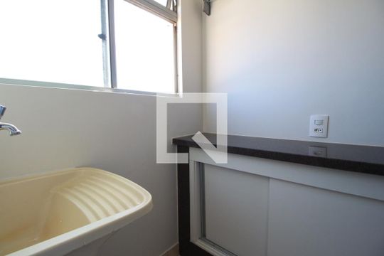 Área de serviço de apartamento para alugar com 2 quartos, 50m² em Jardim Antonio Von Zuben, Campinas