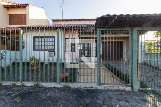 Fachada de casa à venda com 4 quartos, 260m² em Rubem Berta, Porto Alegre