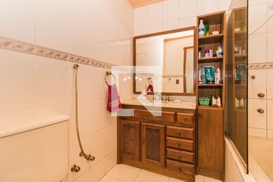 Banheiro da Suíte de casa à venda com 4 quartos, 260m² em Rubem Berta, Porto Alegre