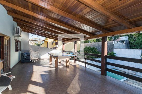 Varanda de casa à venda com 4 quartos, 260m² em Rubem Berta, Porto Alegre