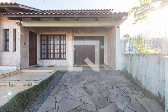 Garagem de casa à venda com 4 quartos, 260m² em Rubem Berta, Porto Alegre