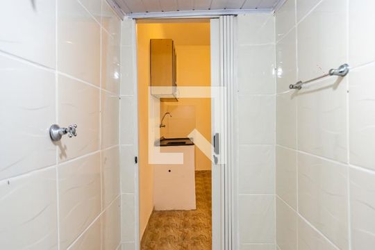 Casa para alugar com 1 quarto, 26m² em Jardim Roberto, Osasco