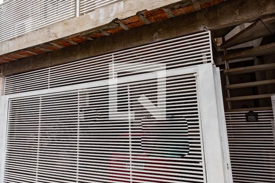 Casa para alugar com 1 quarto, 26m² em Jardim Roberto, Osasco