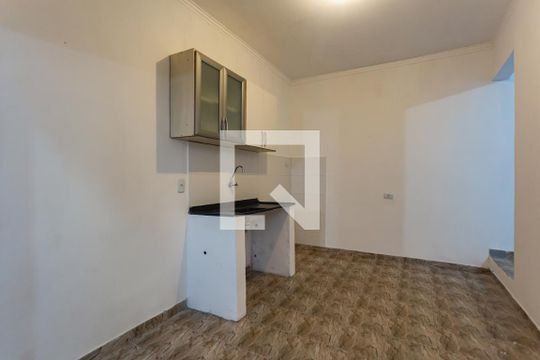 Casa para alugar com 1 quarto, 26m² em Jardim Roberto, Osasco