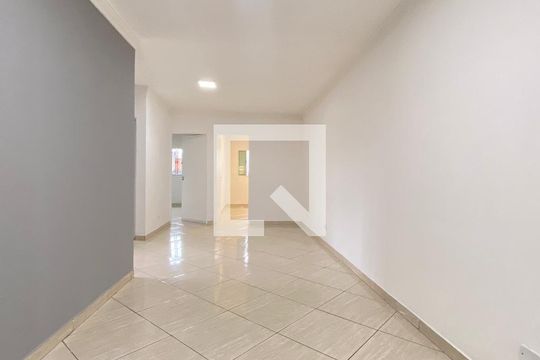 Casa para alugar com 1 quarto, 84m² em Jardim Roberto, Osasco