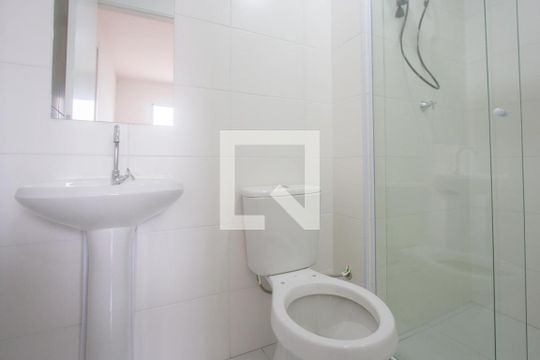 Banheiro de apartamento para alugar com 1 quarto, 28m² em Vila das Belezas, São Paulo