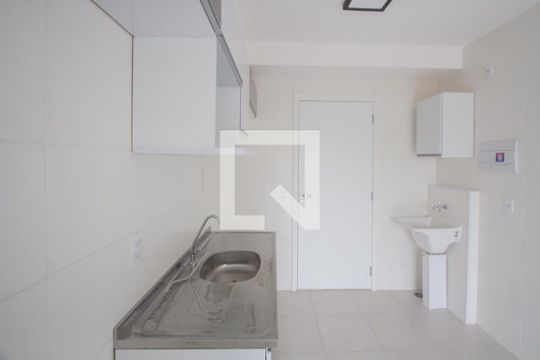 Cozinha de apartamento para alugar com 1 quarto, 28m² em Vila das Belezas, São Paulo