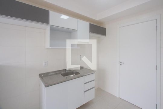 Cozinha de apartamento para alugar com 1 quarto, 31m² em Vila das Belezas, São Paulo