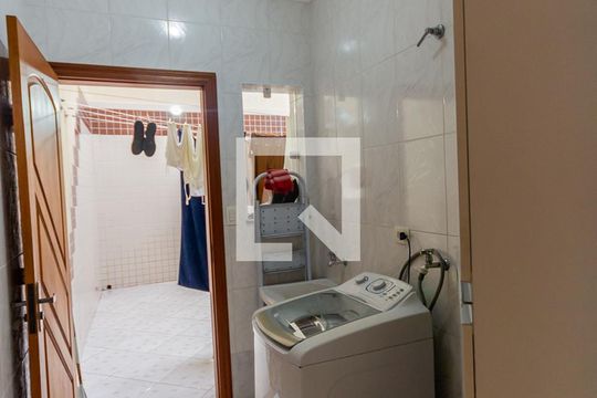 Área de Serviço de casa à venda com 4 quartos, 200m² em Parque das Nações, Santo André