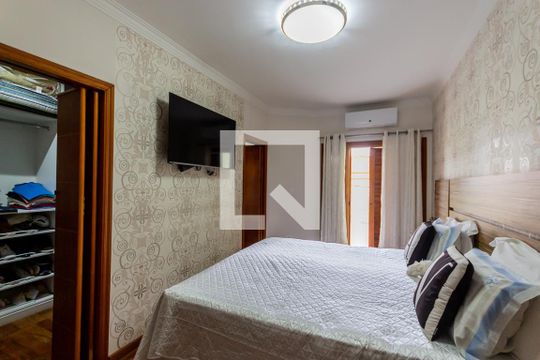 Suíte  de casa à venda com 4 quartos, 200m² em Parque das Nações, Santo André