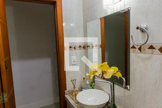 Lavabo de casa à venda com 4 quartos, 200m² em Parque das Nações, Santo André