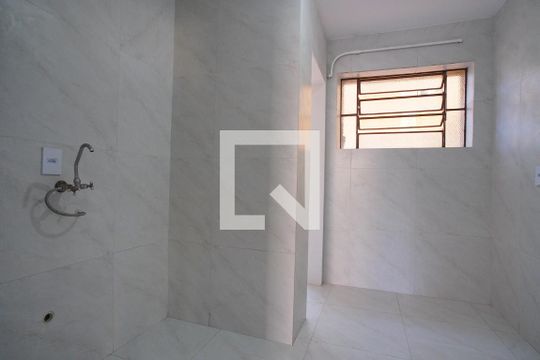 Cozinha de apartamento à venda com 2 quartos, 70m² em Humaitá, Porto Alegre