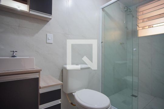 Banheiro Corredor de apartamento à venda com 2 quartos, 70m² em Humaitá, Porto Alegre