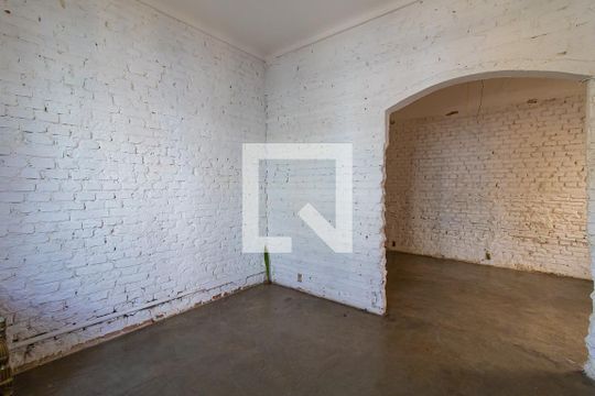 Sala de casa à venda com 5 quartos, 180m² em Bela Vista, São Paulo