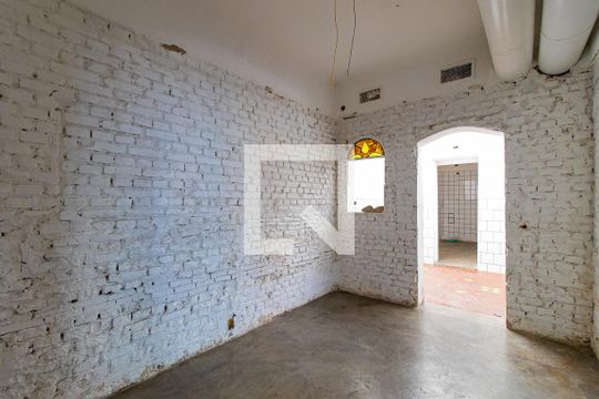 Sala de casa à venda com 5 quartos, 180m² em Bela Vista, São Paulo
