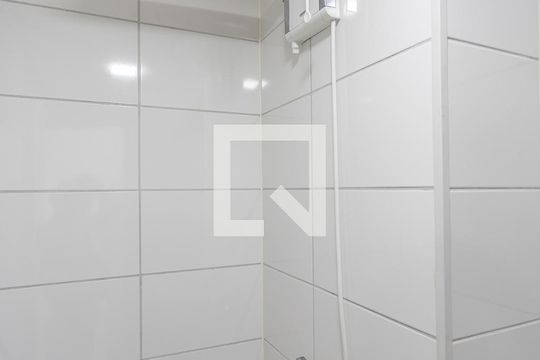 Banheiro de apartamento para alugar com 2 quartos, 42m² em Bom Retiro, São Paulo