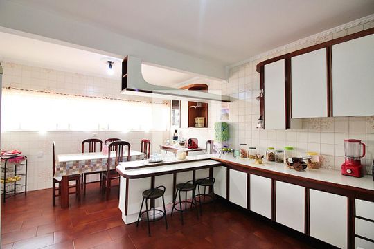 Cozinha 1 de casa à venda com 4 quartos, 372m² em Baeta Neves, São Bernardo do Campo