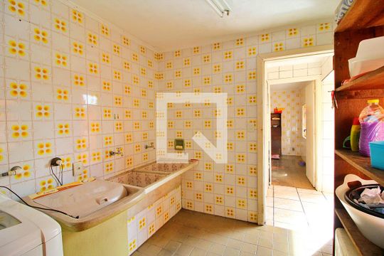 Área de Serviço de casa à venda com 4 quartos, 148m² em Jardim Stetel, Santo André