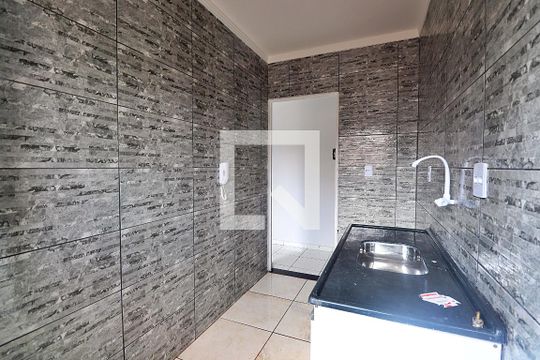 Cozinha de apartamento para alugar com 2 quartos, 49m² em Vila Eldízia, Santo André