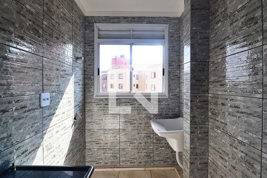 Área de Serviço de apartamento para alugar com 2 quartos, 49m² em Vila Eldízia, Santo André
