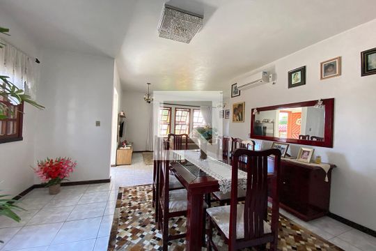 Sala de Jantar de casa à venda com 3 quartos, 240m² em São José, Novo Hamburgo