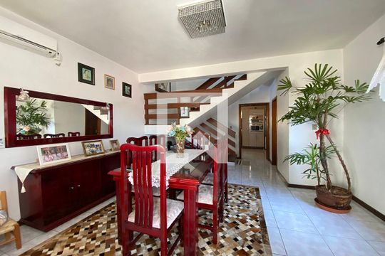 Sala de Jantar de casa à venda com 3 quartos, 240m² em São José, Novo Hamburgo