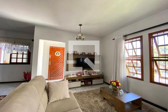 Sala de Estar de casa à venda com 3 quartos, 240m² em São José, Novo Hamburgo