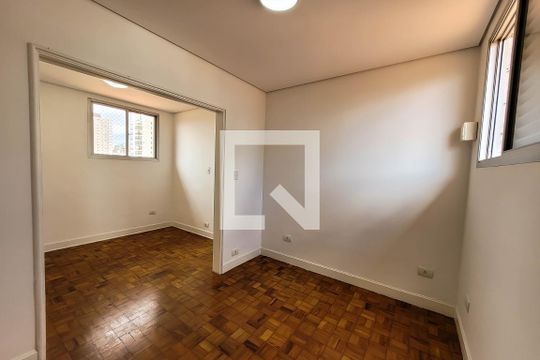 Quarto de kitnet/studio para alugar com 1 quarto, 28m² em Aclimação, São Paulo