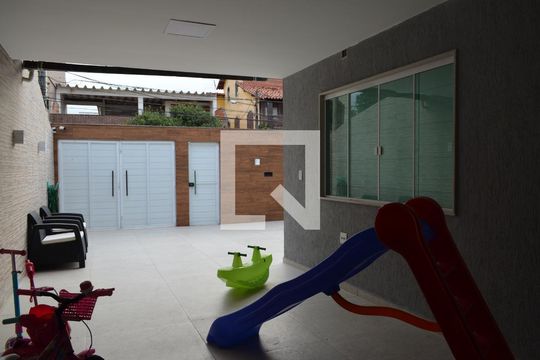 Área Externa - Garagem de casa à venda com 3 quartos, 270m² em Taquara, Rio de Janeiro