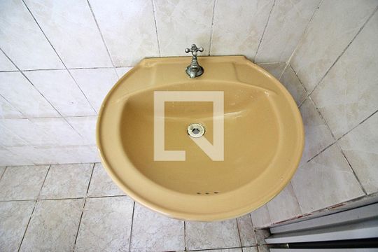 Banheiro de Serviço de casa à venda com 3 quartos, 150m² em Paulicéia, São Bernardo do Campo