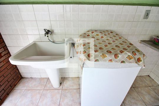 Lavanderia de casa à venda com 3 quartos, 150m² em Paulicéia, São Bernardo do Campo