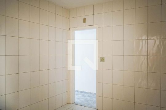Cozinha de apartamento para alugar com 1 quarto, 39m² em Bom Retiro, São Paulo