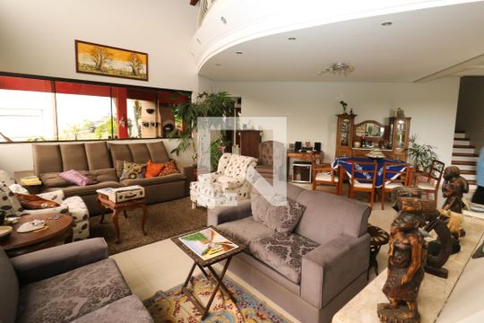 Sala 1 de casa de condomínio para alugar com 4 quartos, 260m² em Hípica, Porto Alegre
