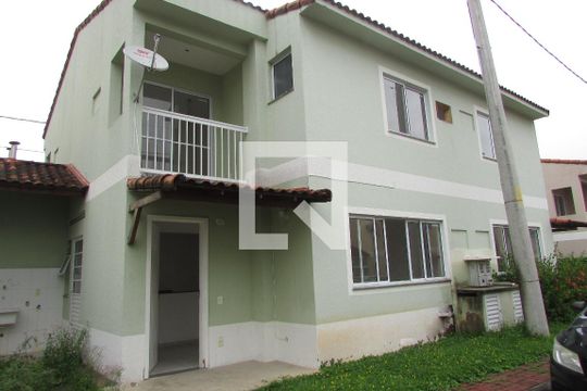 Fachada da casa de casa de condomínio para alugar com 2 quartos, 89m² em Guaratiba, Rio de Janeiro